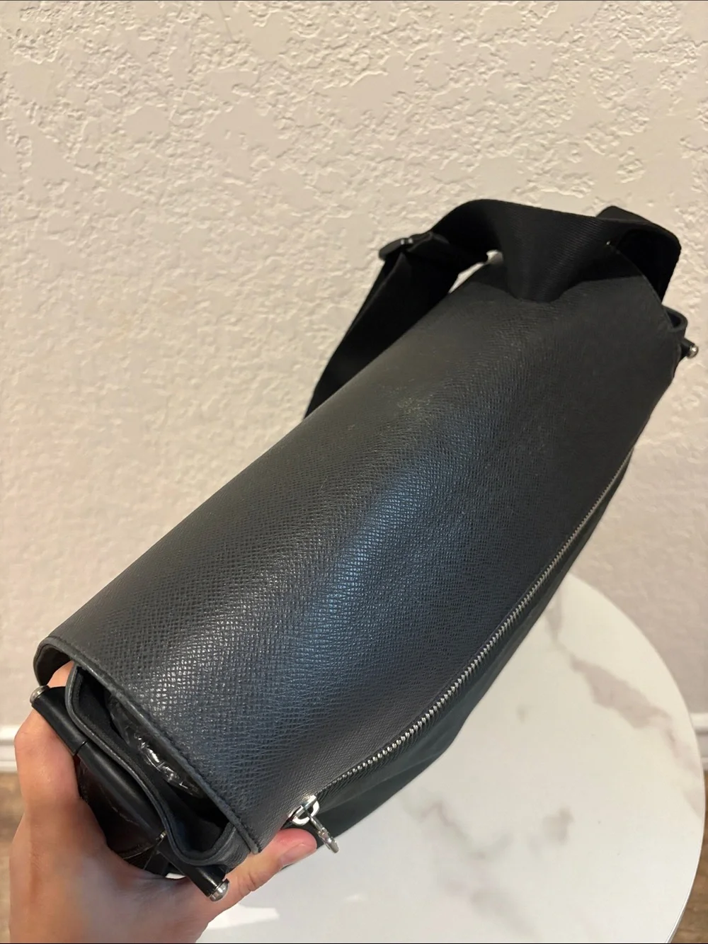 Louis Vuitton Viktor Taiga Leather/Nylon Dark Green LV Shoulder Bag